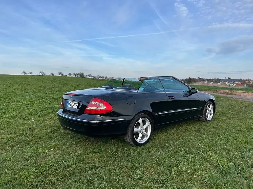 Gebraucht Mercedes CLK200 Avantgarde 163 PS (119 kW) 2004 Schwarz Cabrio
