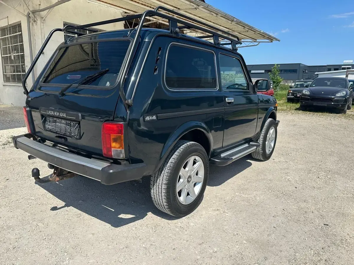 Gebraucht Lada niva 83 PS (61 kW) 2012 Grün SUV