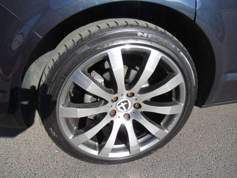 Gebraucht VW T6 150 PS (110 kW) 2016 Indigoblauperleffekt/weiss Van