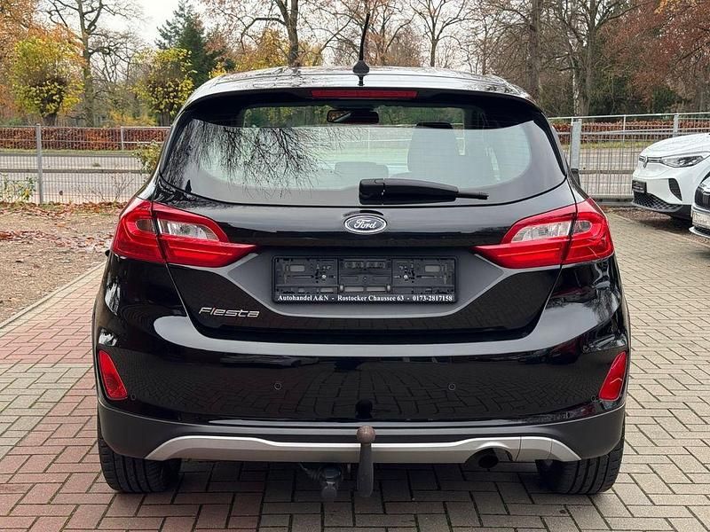 Gebraucht Ford Fiesta Active 101 PS (74 kW) 2018 Schwarz Kleinwagen