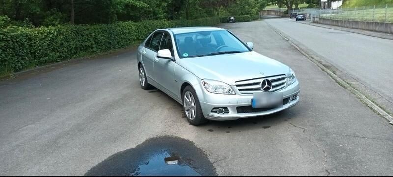 Silber Gebraucht 2008 Mercedes C230 Avantgarde Limousine | 10.950 € (Teuer) - Bild 1/4
