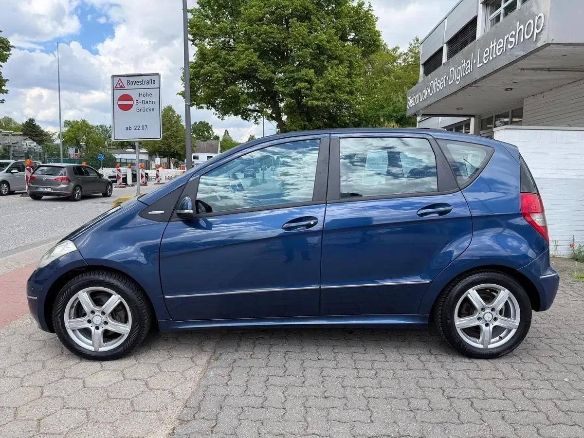 Gebraucht Mercedes A180 Avantgarde 109 PS (80 kW) 2009 Blau Limousine