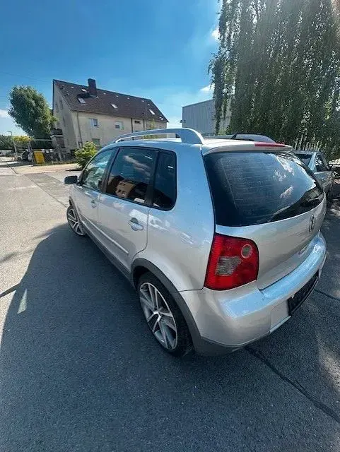 Używany VW Polo Cross 75 KM (55 kW) 2004 Srebrny Hatchback