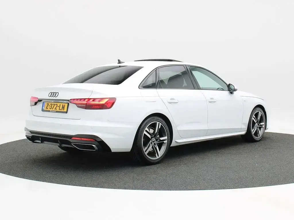 Gebraucht Audi A4 Competition 150 PS (110 kW) 2024 Weiß Limousine