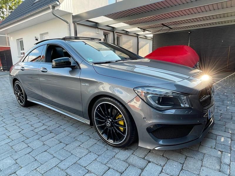 Grau Gebraucht 2013 Mercedes CLA180 AMG line Limousine | 17.800 € - Bild 1/4