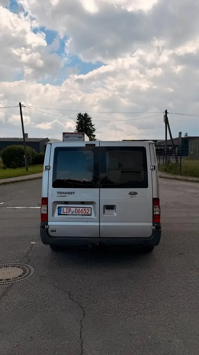 Gebraucht Ford Transit 85 PS (62 kW) 2010 Silber Van