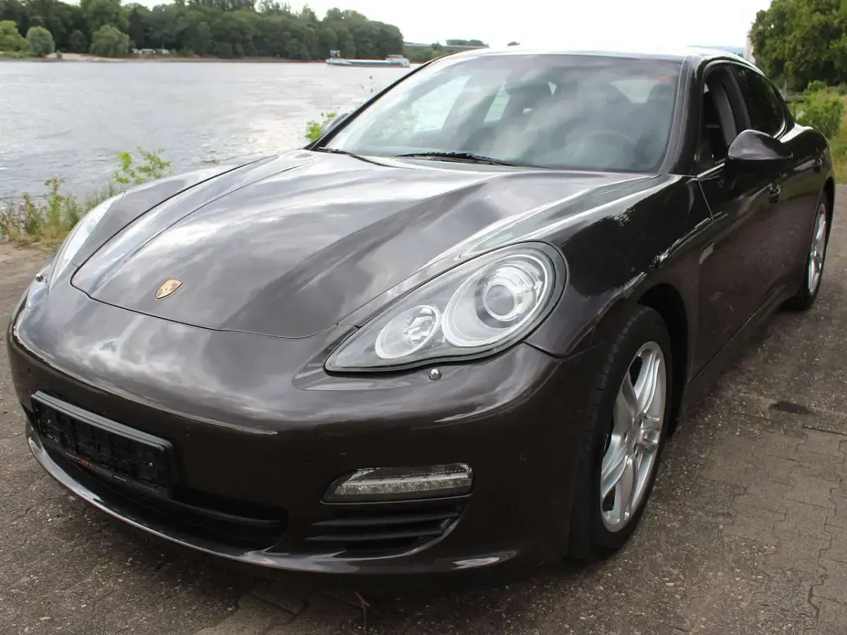 Gebraucht Porsche Panamera Diesel 250 PS (183 kW) 2012 Carbongraumetallic m9z Kleinwagen