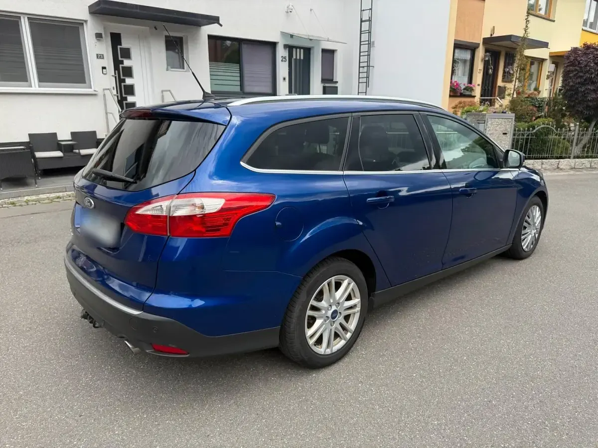 Gebraucht Ford Focus 2014 Blau Kombi