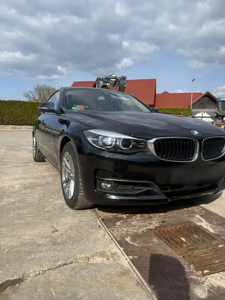 Gebraucht BMW 320 190 PS (139 kW) 2019 Schwarz Limousine