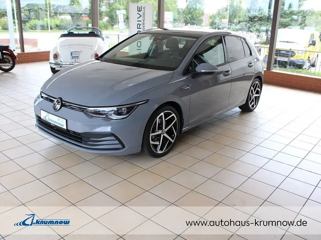 Gebraucht VW Golf VIII Life 150 PS (110 kW) 2020 Grau Limousine