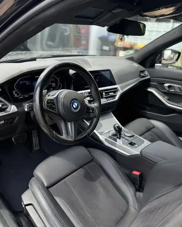 Gebraucht BMW 330e M Sport 292 PS (214 kW) 2022 Schwarz Limousine