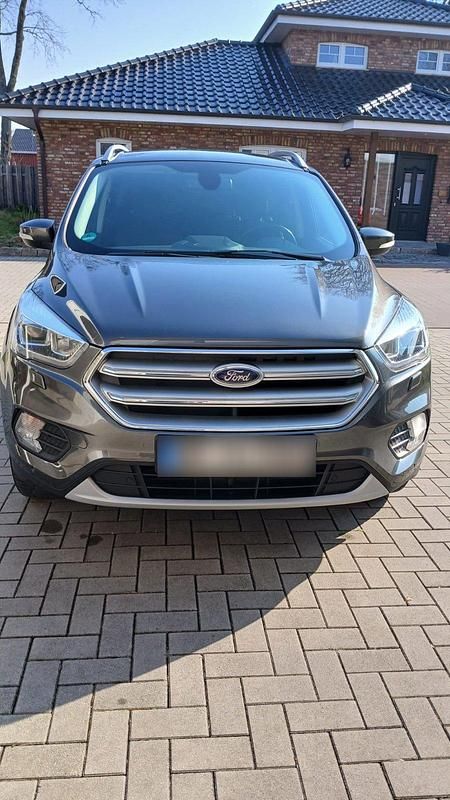 Gebraucht Ford Kuga 150 PS (110 kW) 2018 Grau SUV