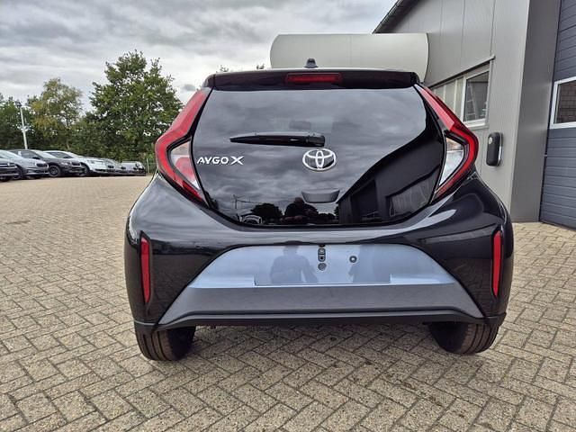 Celestite grey metallic celestite grey metallic Neu 2025 Toyota Aygo Kleinwagen | 17.991 € - Bild 1/4