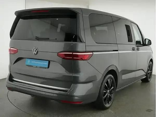 Second-hand VW Multivan Style 150 CP (110 kW) 2024 Gri Monovolum