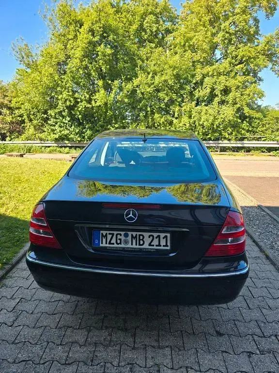 Gebraucht Mercedes E280 Elegance 231 PS (169 kW) 2005 Blau Limousine