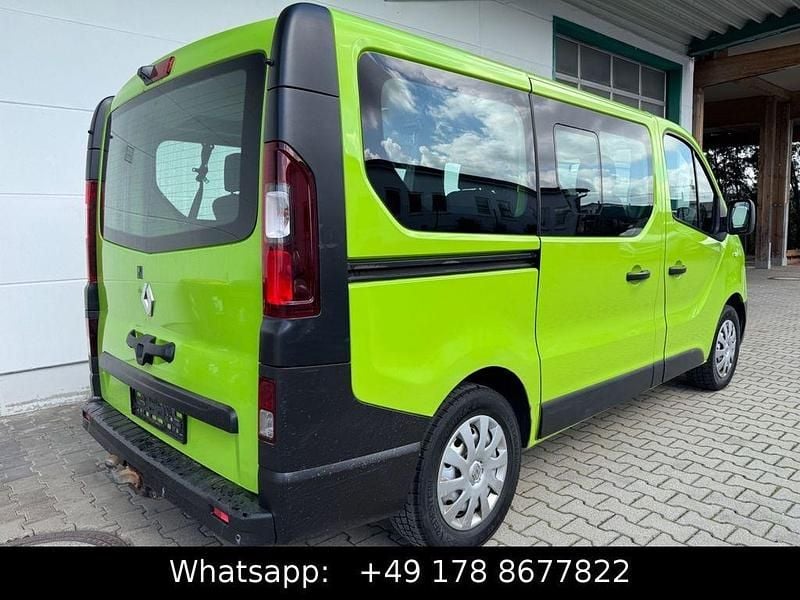Gebraucht Renault Trafic Expression 125 PS (91 kW) 2017 Grün Van / Kleinbus