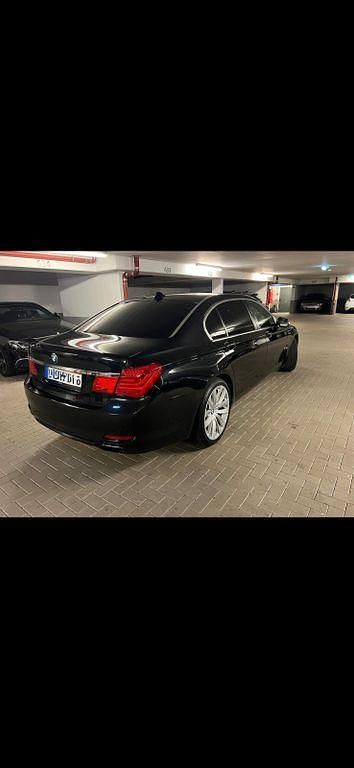 Gebraucht BMW 750L 409 PS (300 kW) 2009 Schwarz Limousine