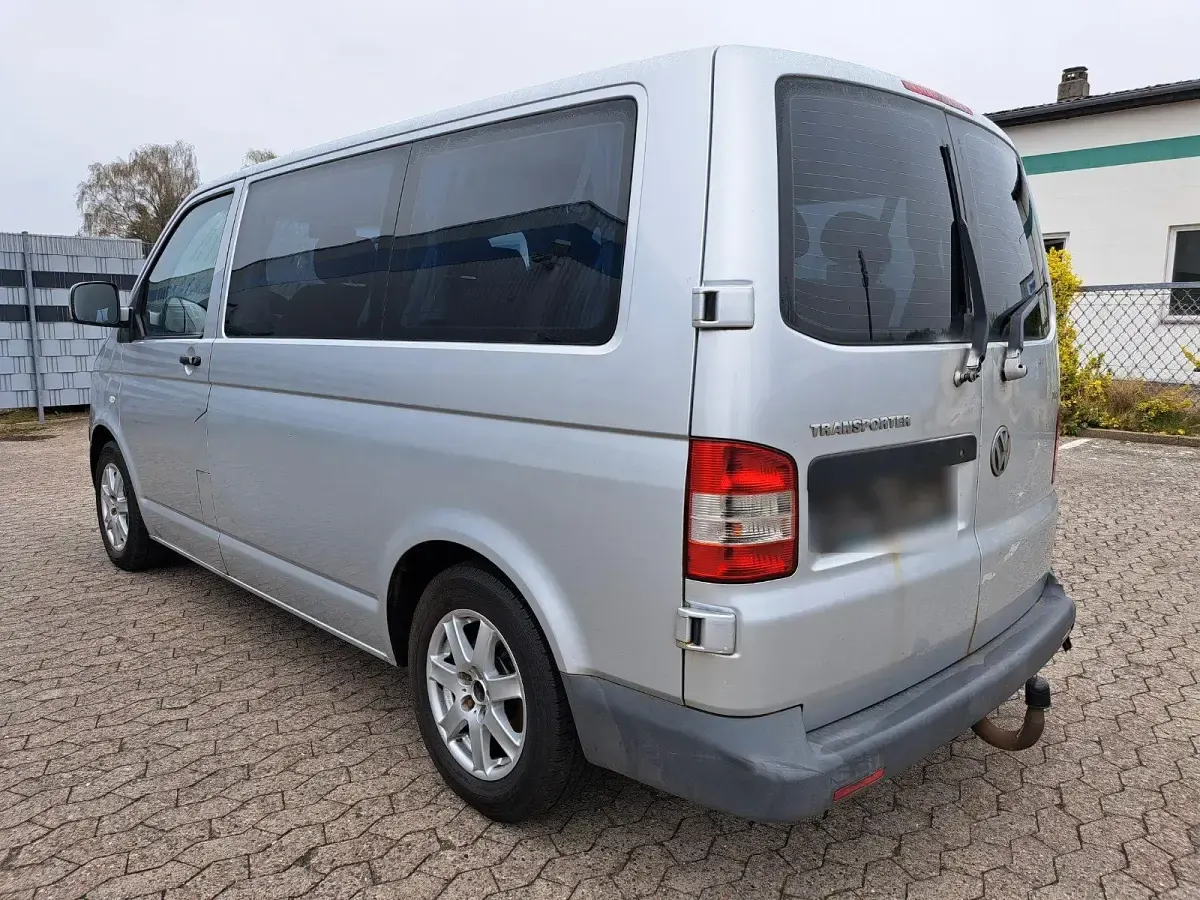Gebraucht VW Caravelle 136 PS (100 kW) 2005 Silber Van