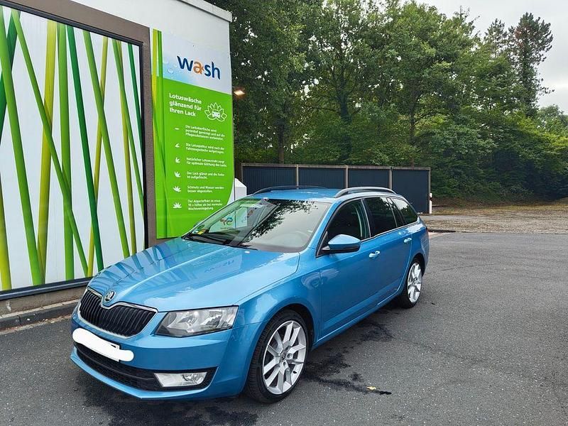 Blau Gebraucht 2016 Skoda Octavia Ambition Kombi | 12.600 € (Teuer) - Bild 1/4