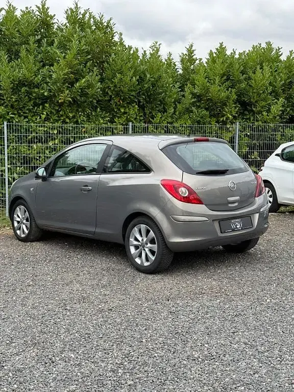 Gebraucht Opel Corsa Active 69 PS (50 kW) 2013 Grau Kleinwagen