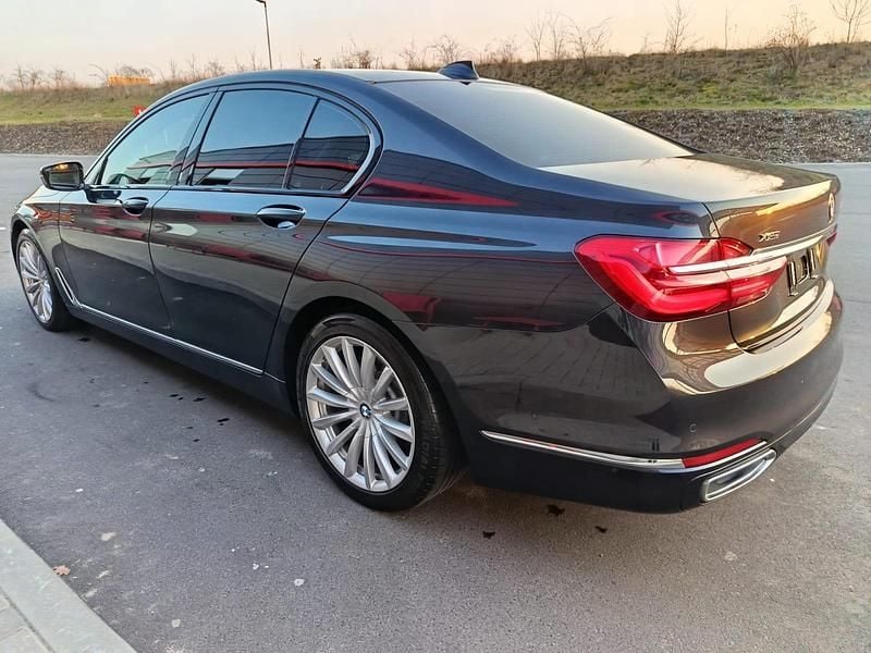 Gebraucht BMW 740 320 PS (235 kW) 2019 Grau Limousine