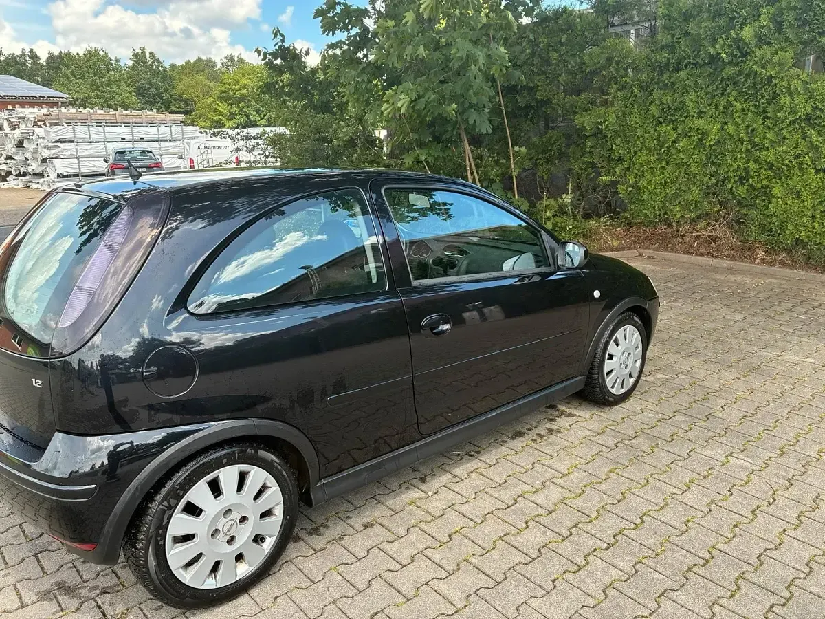 Gebraucht Opel Corsa 75 PS (55 kW) 2004 Schwarz Kleinwagen