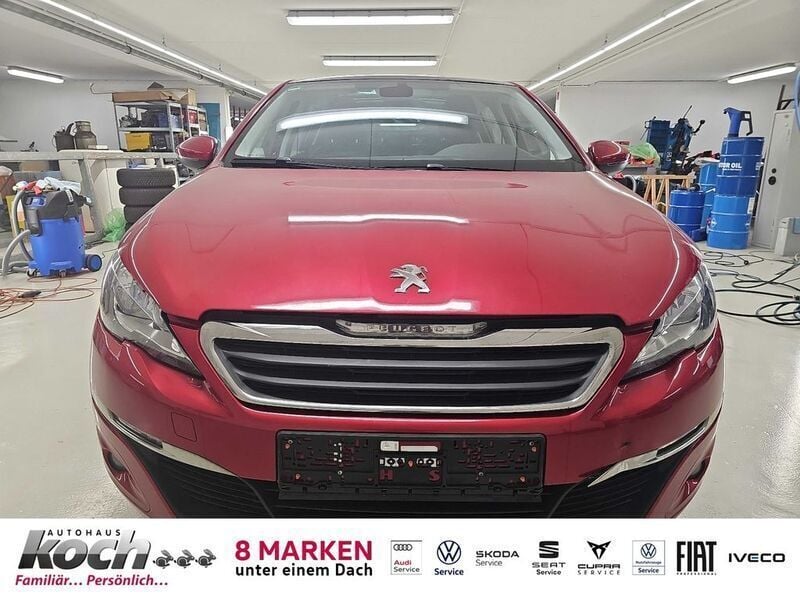 Rot Gebraucht 2017 Peugeot 308 Active Limousine | 6.490 € (Guter Preis) - Bild 1/4