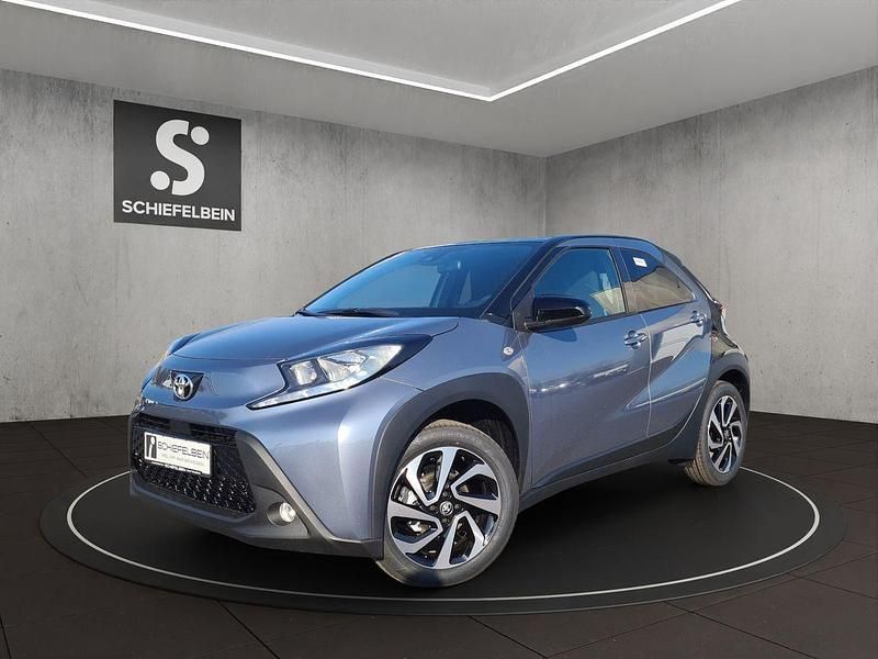 Neu Toyota Aygo X 72 PS (52 kW) 2025 Celestite grey metallic SUV
