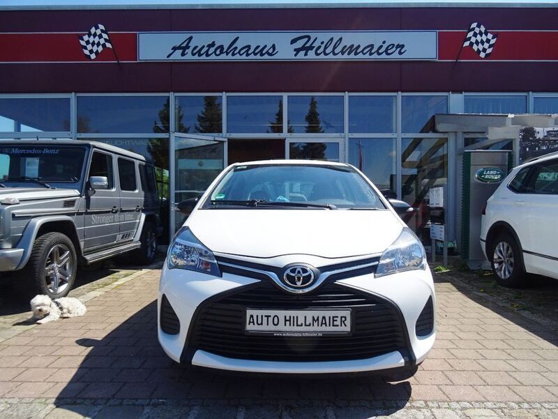 Weiß Gebraucht 2015 Toyota Yaris Limousine | 7.999 € (Fairer Preis) - Bild 1/4