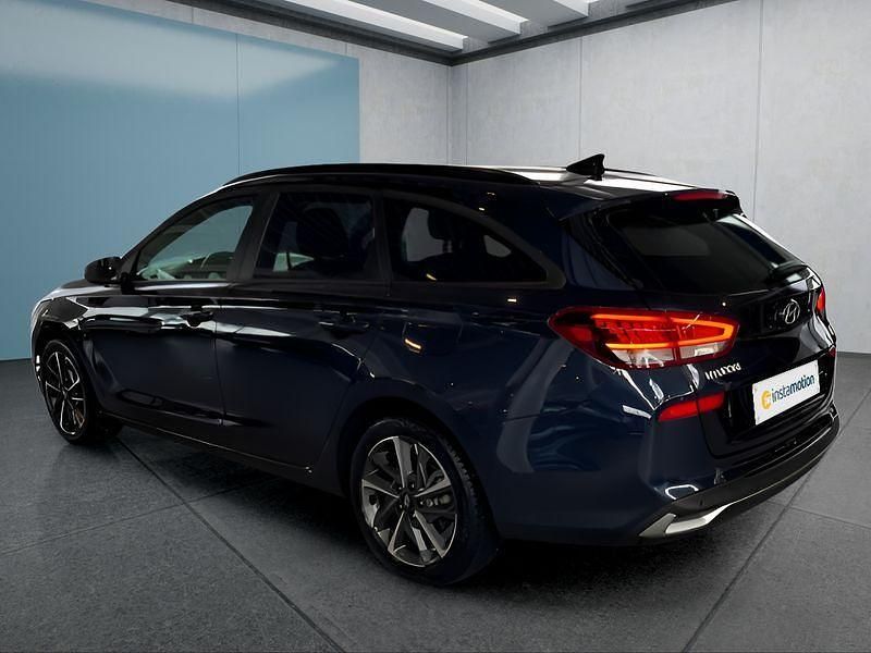 Gebraucht Hyundai i30 101 PS (74 kW) 2024 Blau Kleinwagen