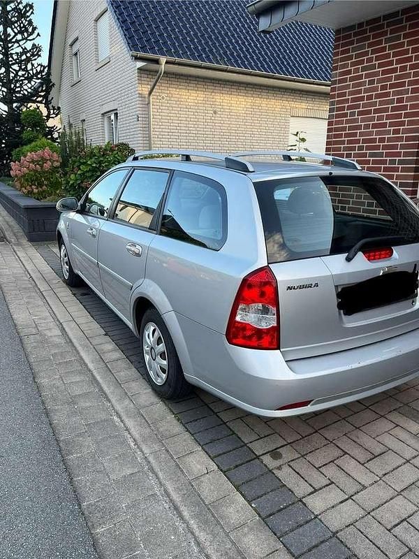 Gebraucht Chevrolet Nubira SX 109 PS (80 kW) 2008 Silber Kombi