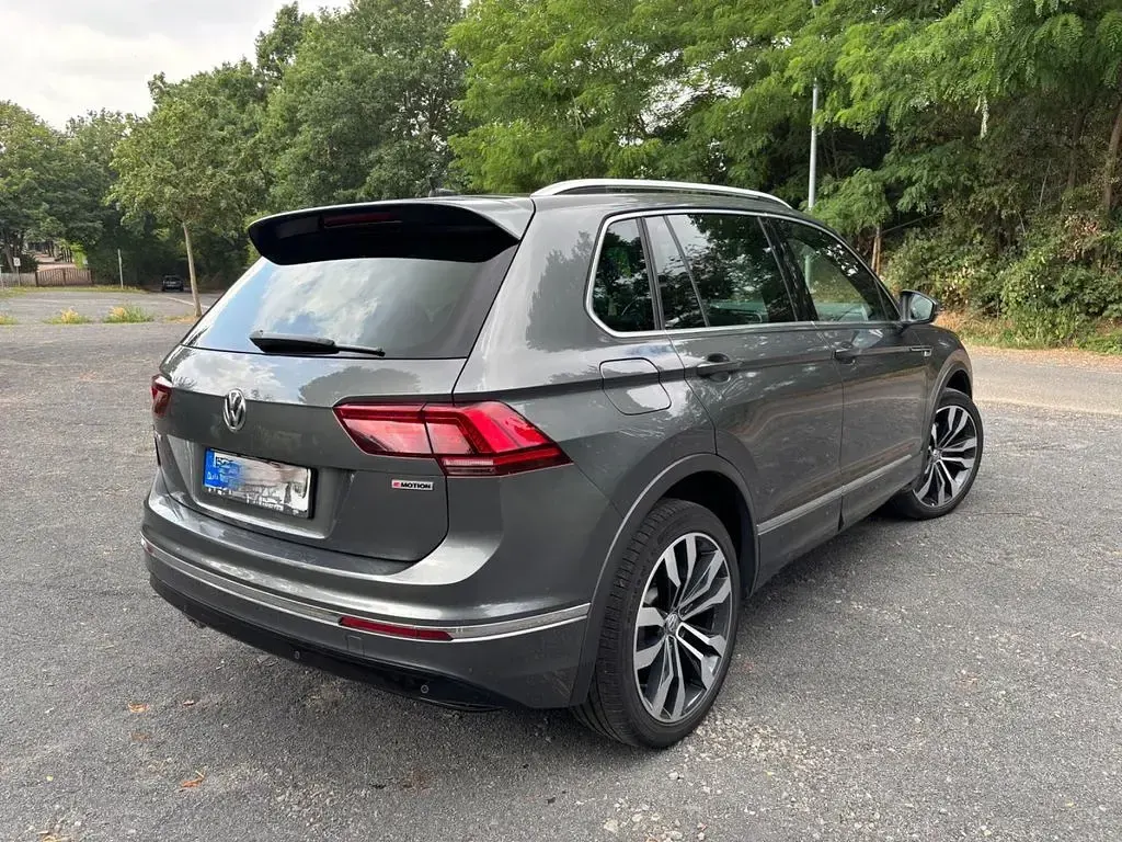 Gebraucht VW Tiguan 190 PS (139 kW) 2020 Grau SUV
