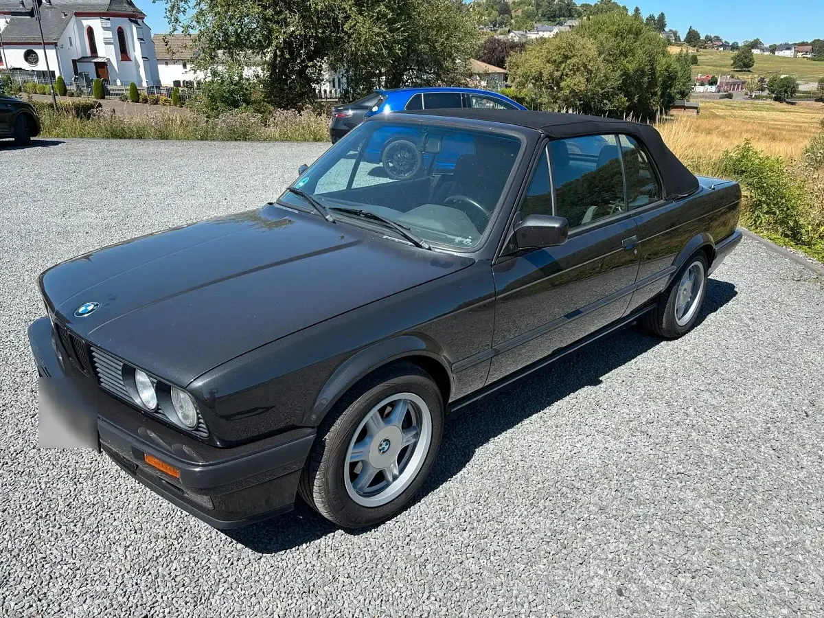 Gebraucht BMW 318 Shadowline 115 PS (84 kW) 1991 Schwarz Cabrio