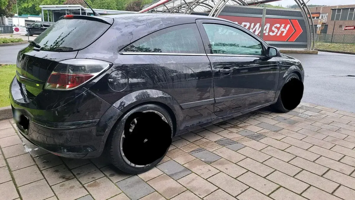Gebraucht Opel Astra GTC 140 PS (102 kW) 2008 Schwarz Coupé