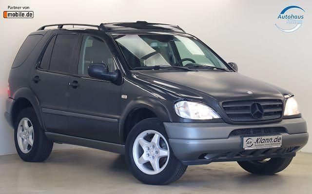 Schwarz Gebraucht 2001 Mercedes ML320 SUV | 2.999 € (Fairer Preis) - Bild 1/4