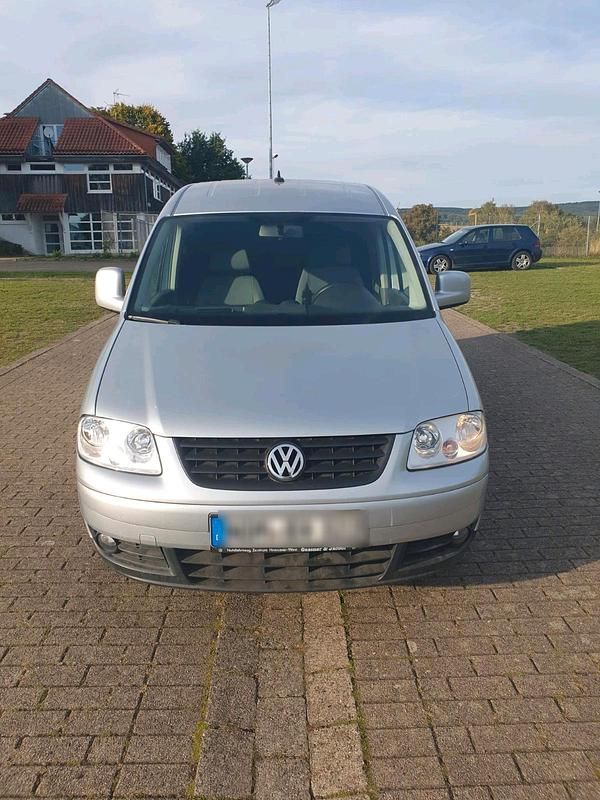 Silber Gebraucht 2010 VW Caddy Maxi Van / Kleinbus | 7.600 € (Fairer Preis) - Bild 1/4