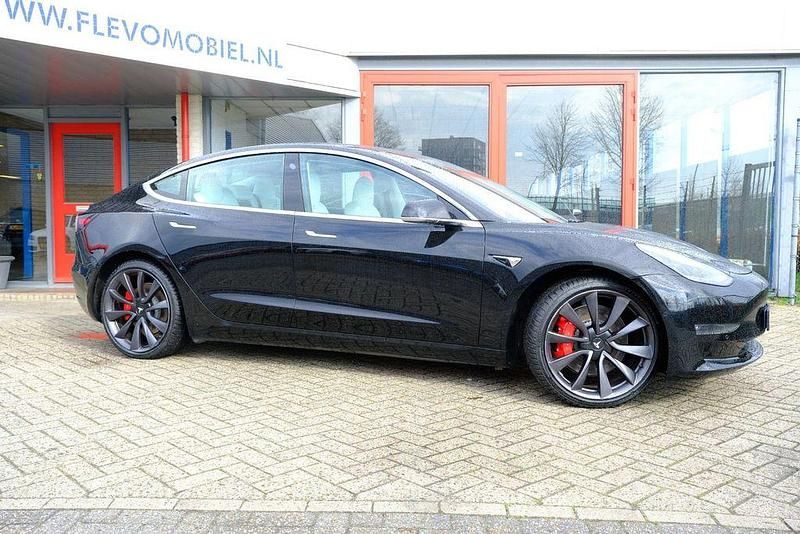 Gebraucht Tesla Model 3 Performance 339 kW (462 PS) 2019 Schwarz Limousine