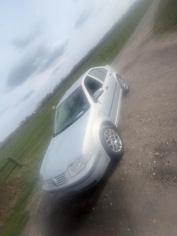 Gebraucht VW Bora 101 PS (74 kW) 1999 Schwarz Limousine