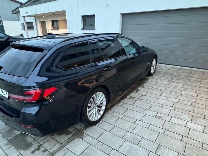 Gebraucht BMW 530 M Sport 286 PS (210 kW) 2021 Schwarz Kombi