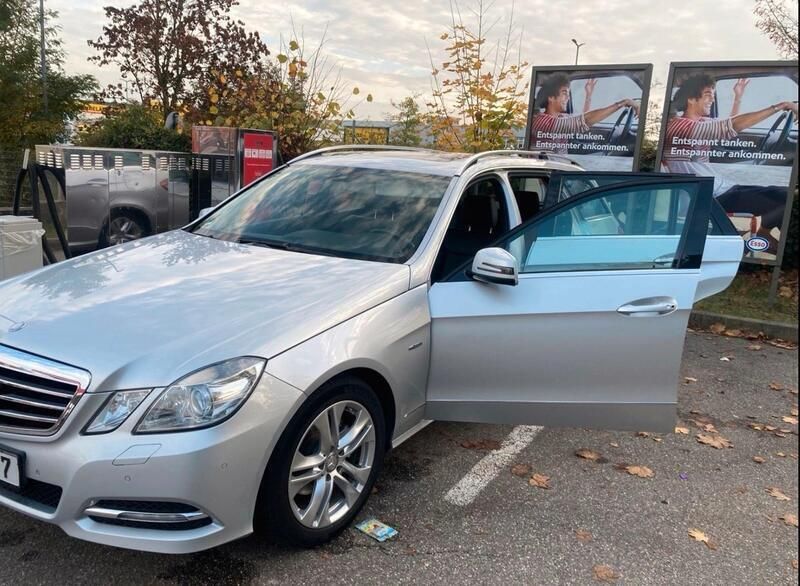 Silber Gebraucht 2010 Mercedes E220 Avantgarde Kombi | 7.500 € (Guter Preis) - Bild 1/4