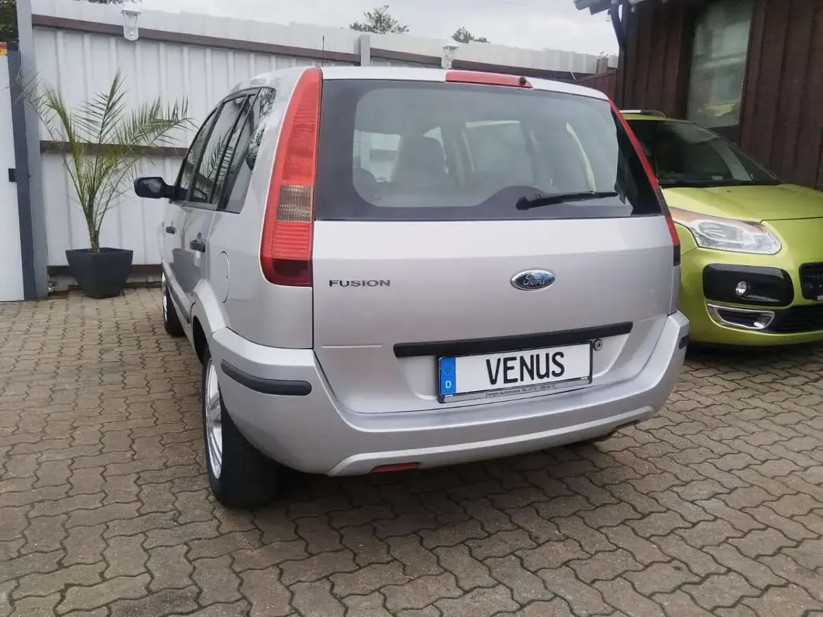 Gebraucht Ford Fusion Ambiente 101 PS (74 kW) 2003 Polarsilber metallic Kleinwagen