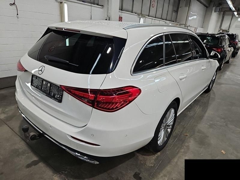 Gebraucht Mercedes C220 199 PS (146 kW) 2023 Weiß Kombi