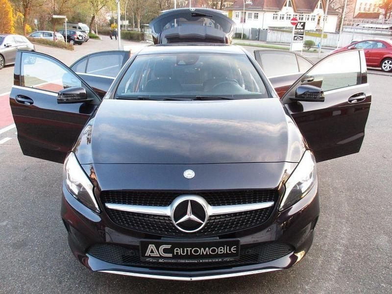 Gebraucht Mercedes A200 156 PS (114 kW) 2016 Violett Limousine