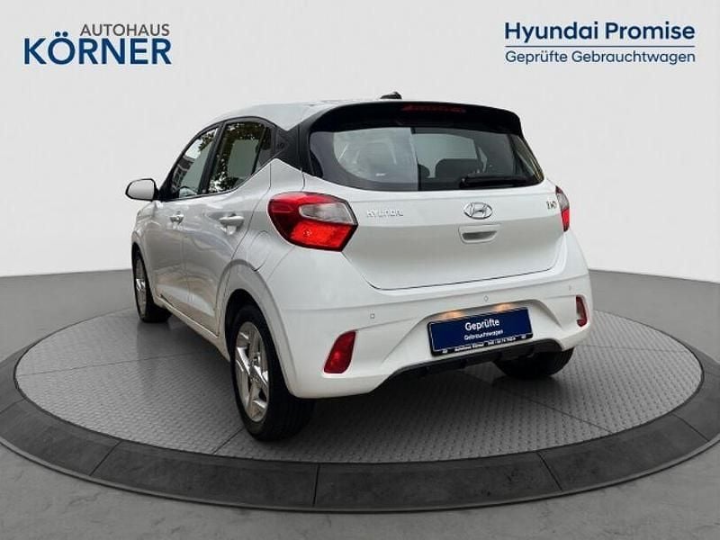 Gebraucht Hyundai i10 Trend 67 PS (49 kW) 2021 Weiss Kleinwagen