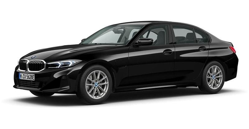 Schwarz Gebraucht 2024 BMW 330e Comfort Edition Limousine | 42.663 € (Superpreis) - Bild 1/4