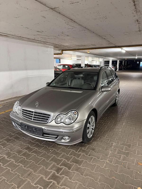 Silber Gebraucht 2005 Mercedes C230 Kombi | 5.300 € (Etwas zu teuer) - Bild 1/4