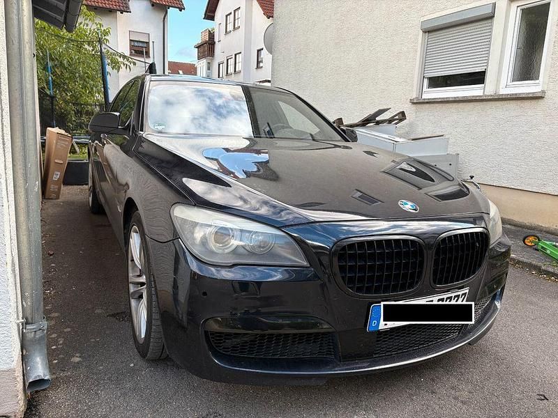 Gebraucht BMW 750 M Sport 408 PS (300 kW) 2011 Schwarz Limousine