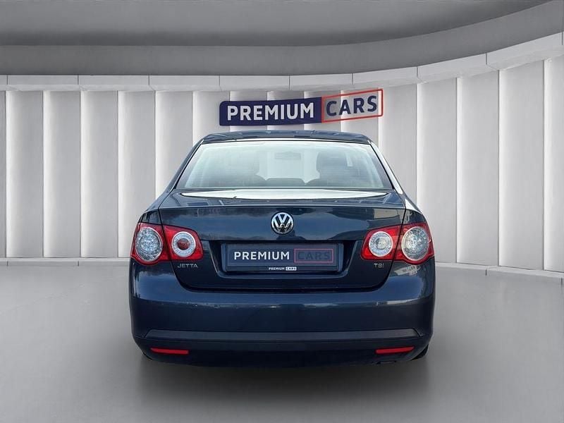 Gebraucht VW Jetta Highline 160 PS (117 kW) 2010 Blau Limousine