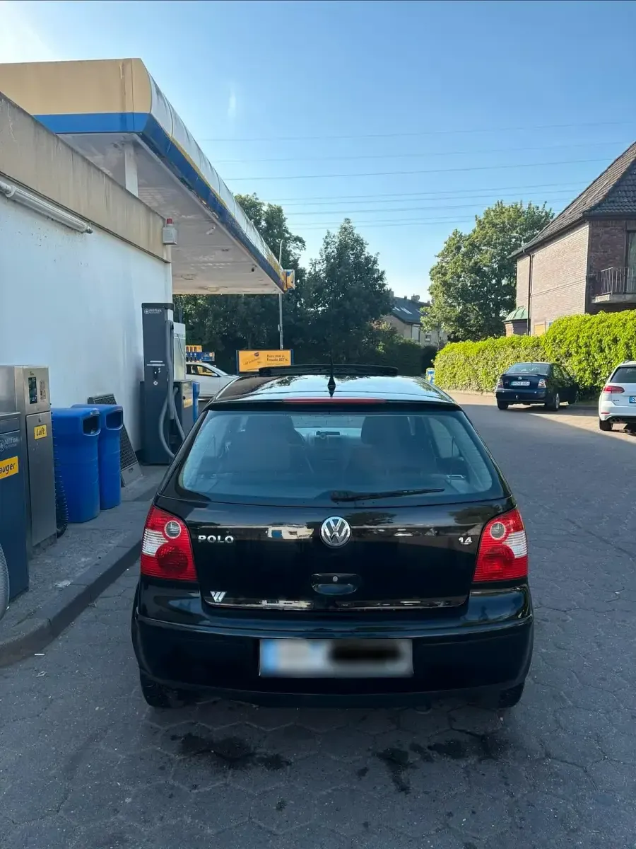 Gebraucht VW Polo 75 PS (55 kW) 2002 Schwarz Kleinwagen