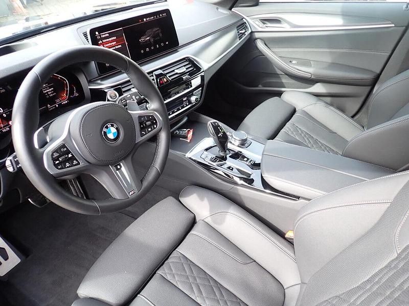 Gebraucht BMW 520 M Sport 184 PS (135 kW) 2023 Schwarz Kombi
